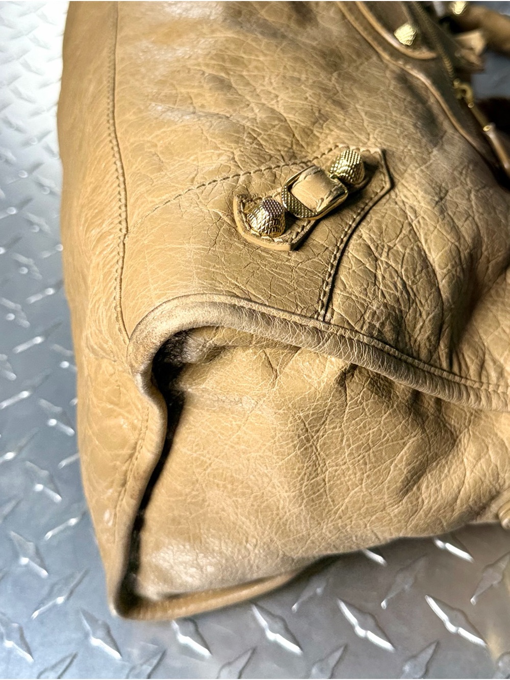 Balenciaga Classic Moto Medium City Bag in Beige GHW - Picture 6 of 11